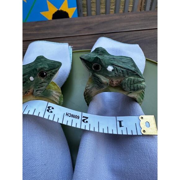 Frog Napkin Rings, Green Carved Wood Look, Set of 2, Table Decor, vintage - Picture 1 of 6